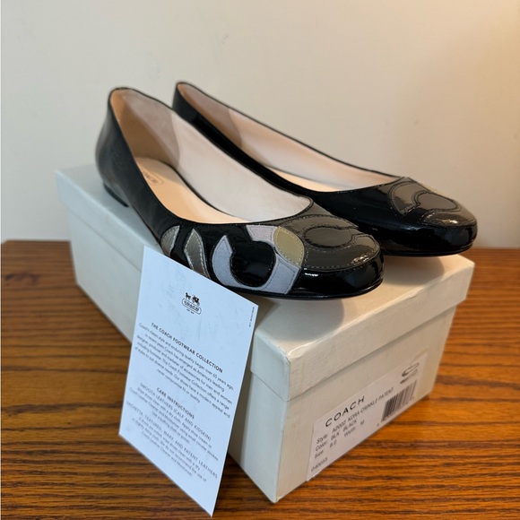 COACH Kora Black Patent Leather Slip-Ons Ballet Flats Womens Sz 8 - Picture 1 of 4